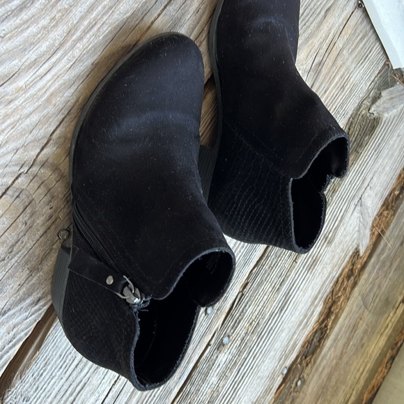 Black Ankle Boots for women - Picture 4 of 4